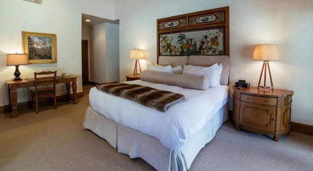 Luxury King Room Hotel Room by RedAwning