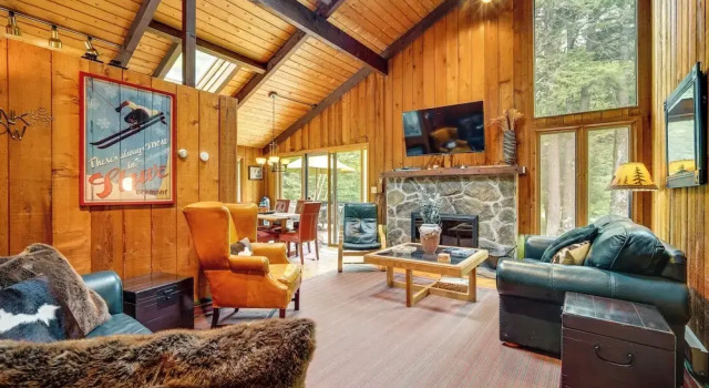 Jamaica Vacation Home w/ Deck: 8 Mi to Skiing!, Buchen Sie Ferienhaus Jamaika Green Mountains