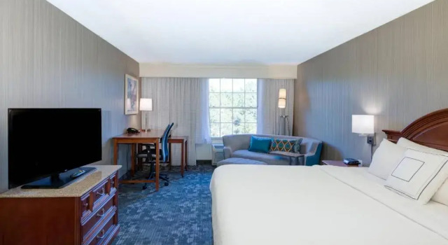 Номер Standard Courtyard by Marriott Chapel Hill
