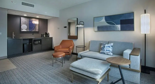 Люкс c 1 комнатой Courtyard by Marriott Wausau