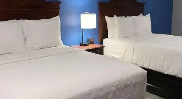 Super 8 McAlester, Book Hotel Hoteller i McAlester med parkering, Parkering