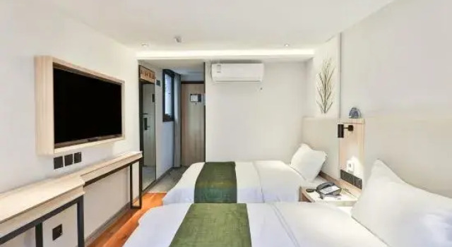 Семейный номер Standard Дуплекс GreenTree Express Hotel (Beijing Dongcheng Beixinqiao Subway Station Guijie)
