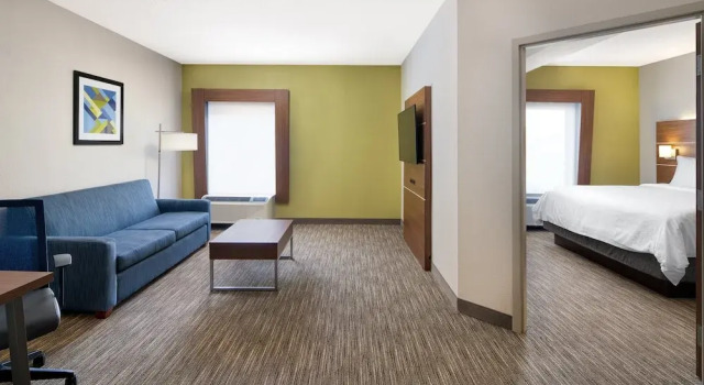 Люкс c 1 комнатой Holiday Inn Express Statesboro by IHG