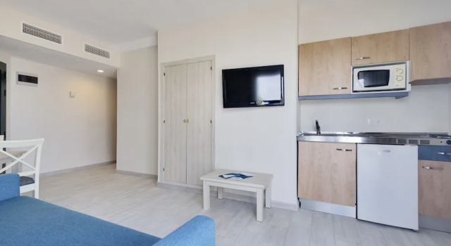 Апартаменты Premium с балконом Aparthotel Marinda Garden