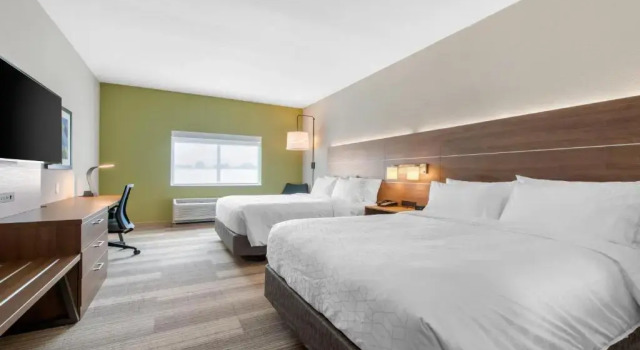Четырёхместный номер Standard Holiday Inn Express & Suites Alachua - Gainesville Area by IHG