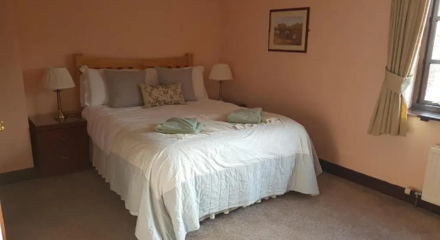 Sands Farm Cottages, Забронировать Фермерский дом Отели Северного Йоркшира с парковкой, Парковка