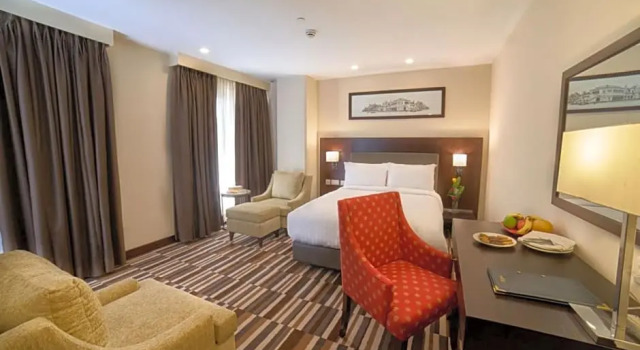 Двухместный номер Superior Avari Xpress Gulberg