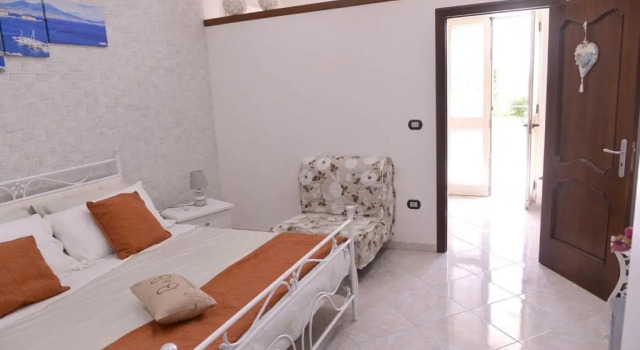 B&B Vesuvian Stone