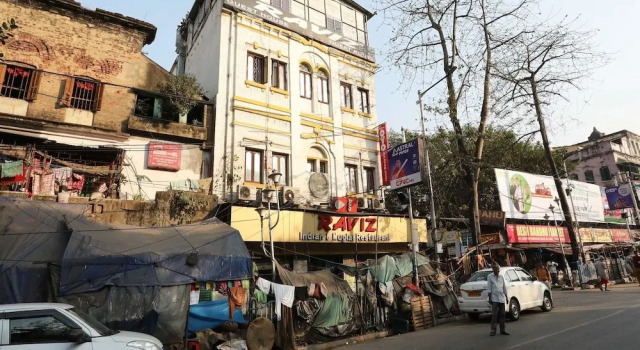 OYO 2360 Hotel Raviz Inn, Забронировать Отель Калькутта East Zone, рядом с Exide Industries Limited
