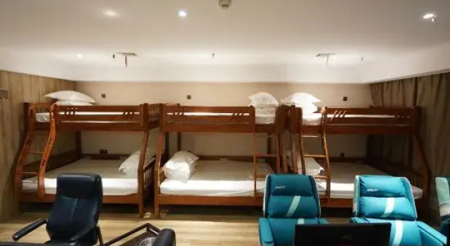 Люкс Alien Intelligent Esports Hotel