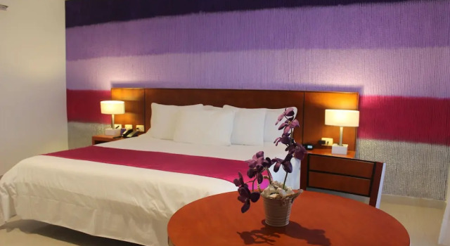 Двухместный полулюкс Hotel Atrium Plaza