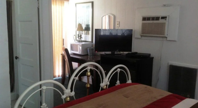 The Gateway Restaurant & Lodge, Забронировать Мини-отель Три-Риверс 