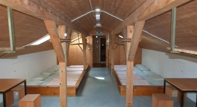 Кровать в общем номере Brienz Youth Hostel