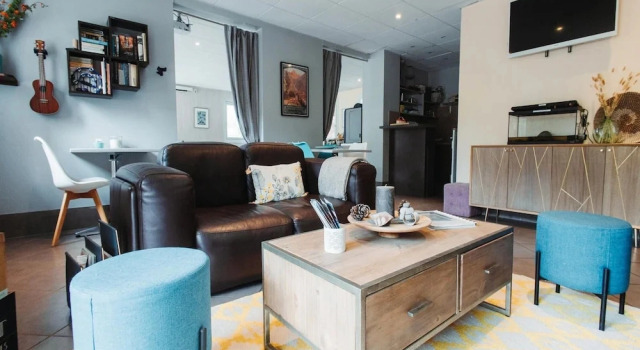 Rental for 6 With Private Balcony, Book Lejlighed Lejligheder i Ariège, Lejlighed
