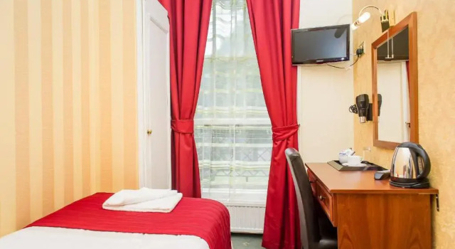 Номер Standard Avonmore Hotel