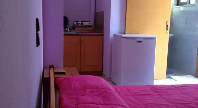 Noufaro studios, Забронировать Отель Отели Карфас с парковкой, Парковка
