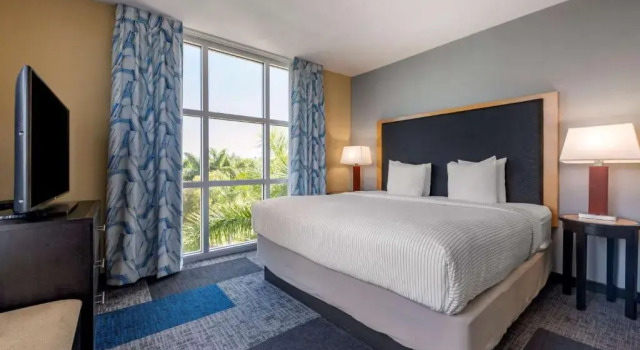 Люкс с видом на город Cambria Hotel Ft Lauderdale, Airport South & Cruise Port