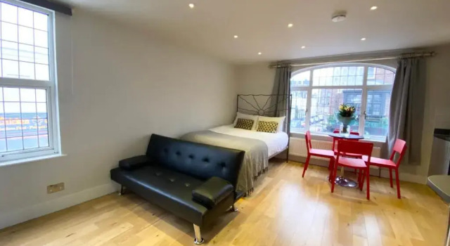 Студия Stylish Maisonette and studio in Victoria
