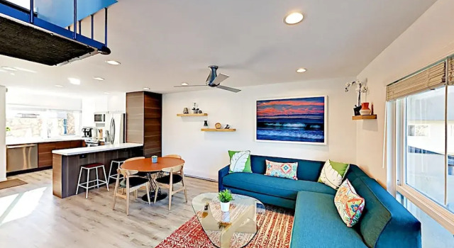 Modern Mountain-View Condo, 1 Block To Beach! Condo, Забронировать Отель Карпинтерия Santa Barbara and Vicinity, рядом с Пляж Карпинтерия-Стэйт