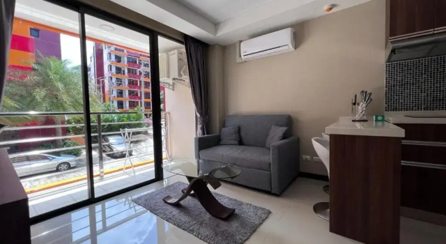 Апартаменты c 1 комнатой Naiharn Pearl Condo Hotel by VillaCarte