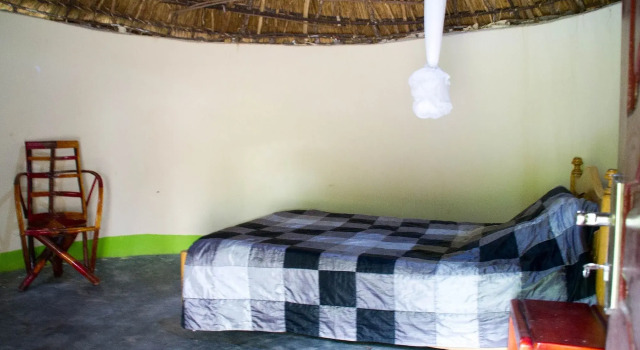 Kijuura Lodge, Boek Hotel Akashenshero Southern Uganda