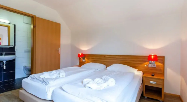 Modern Chalet in Obertraun With Terrace, Prenota Chalet Hotel a Alta Austria con piscina, Piscina