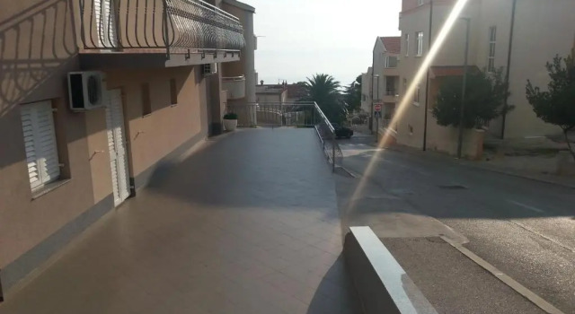 Apartment Mišković, Забронировать Апартаменты/квартира Отели Макарска с парковкой, Парковка