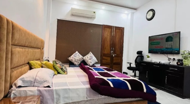 Люкс Deluxe Groomgo The Grand Mansion Noida