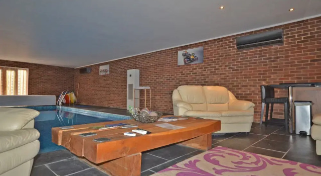 The Swimming Pool Retreat, Забронировать Дом для отпуска Коттеджи Исторического графства Суссекса, Коттедж