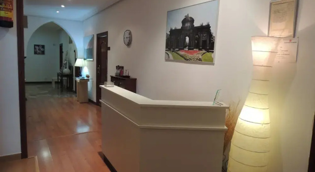 Hostal Cervantes, Забронировать Отель центр города Мадрид, рядом с Театр Монументал