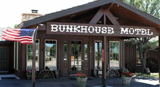 Bunkhouse Motel, Rezerwuj Motel Motele w Michigan, Motel