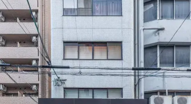 @Home Sakaisuji Honmachi - 5 mins walk to Sakaisuji Honmachi Station, 45 mins to Kansai Airport, Забронировать Отель Отели Осаки 3 звезды, рядом с Концертный зал Asahi Seimei Hall, 3*