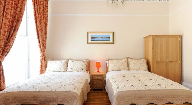 Семейные апартаменты Edinburgh City Suites