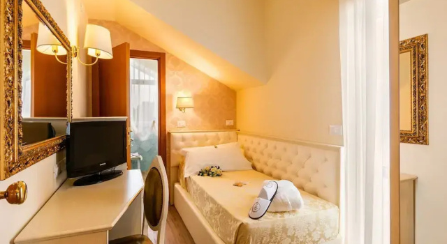 Одноместный номер Standard с балконом Hotel Mazzanti