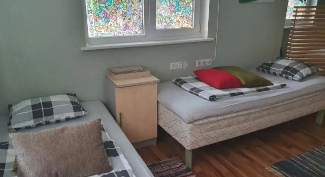 Кровать в общем номере (женский номер) Freedom65 Hostel and Caravan