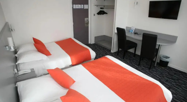 Четырёхместный номер Comfort Hotel du Louvre