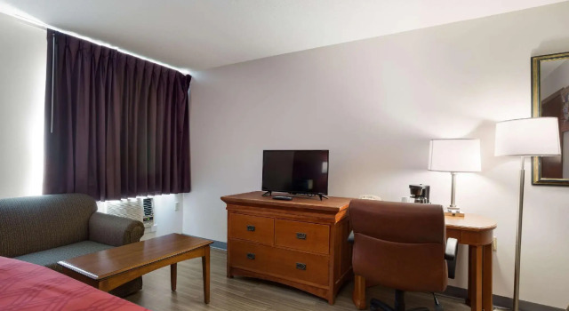 Двухместный люкс Econo Lodge Inn & Suites Escanaba North