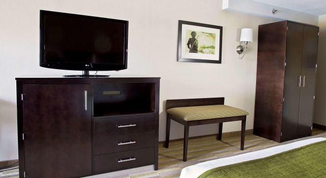 Best Western at Historic Concord, Varaa Hotelli Hotellit New England uima-altaalla, Uima-allas