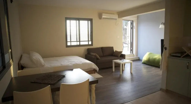 אוהל לוט, Prenota Hotel Arad Negev