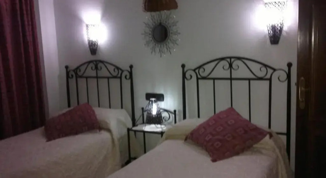 Casa Josefina, Book Hotel Hotels in Aragon with Parking, Parking