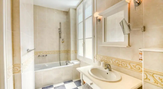 Luksusowy czteroosobowy pokój Hotel d'Aragon