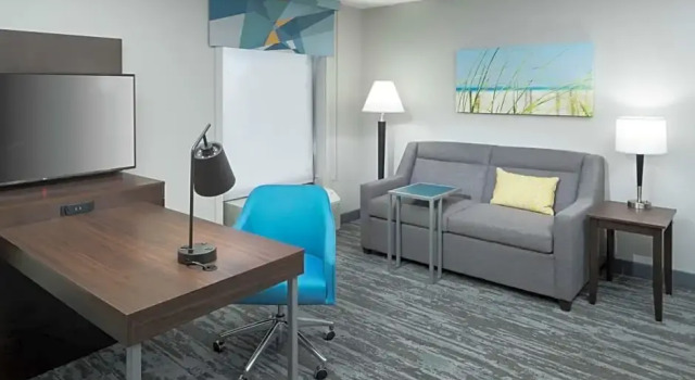 Четырёхместный люкс для некурящих Hearing Accessible Hampton Inn & Suites Panama City Beach-Pier Park Area
