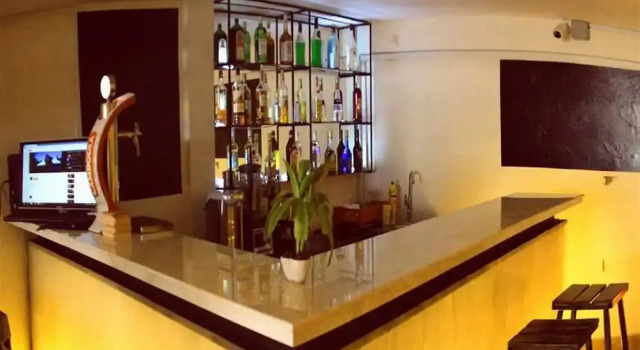 B52 Hostel