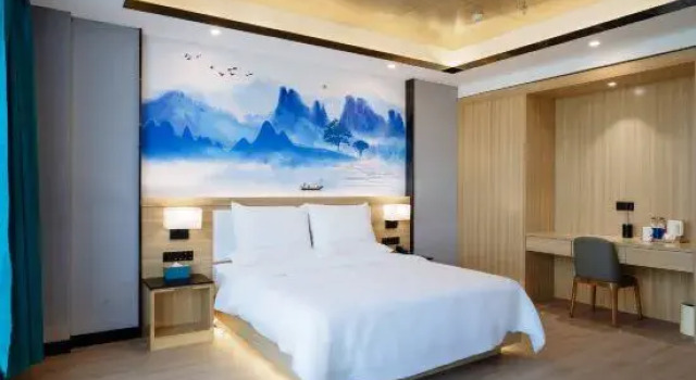Люкс Starway Hotel (Wenxi Swimming Pool)