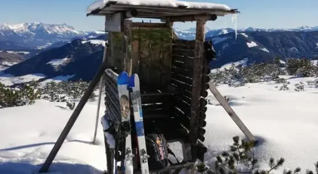 Holzfällerhaus Melkstatt, Rezervovat Rekreační dům Hotely v Tyrolsko s parkováním, Parkování