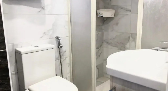 Seafront - 2 bedroom Modern, Book Hotel Germasogeia Limassol