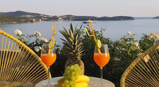 Студия с балконом и с видом на море Arba Seaview Residences Apartments