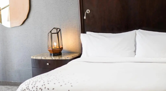 Номер Standard Renaissance Raleigh North Hills Hotel