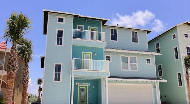 Gulfwaters Beachfront Resort 101/102 - 12 Br Home