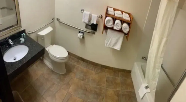 Четырёхместный номер Standard Best Western Davison Inn